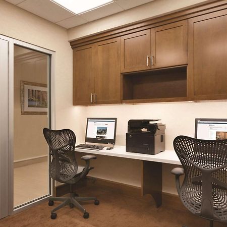 Hilton Garden Inn Boston Logan Airport Bagian luar foto