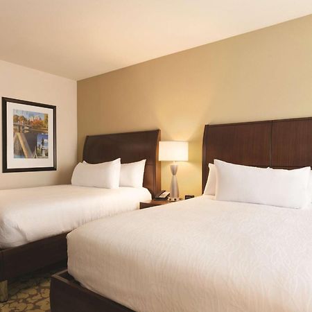 Hilton Garden Inn Boston Logan Airport Bagian luar foto