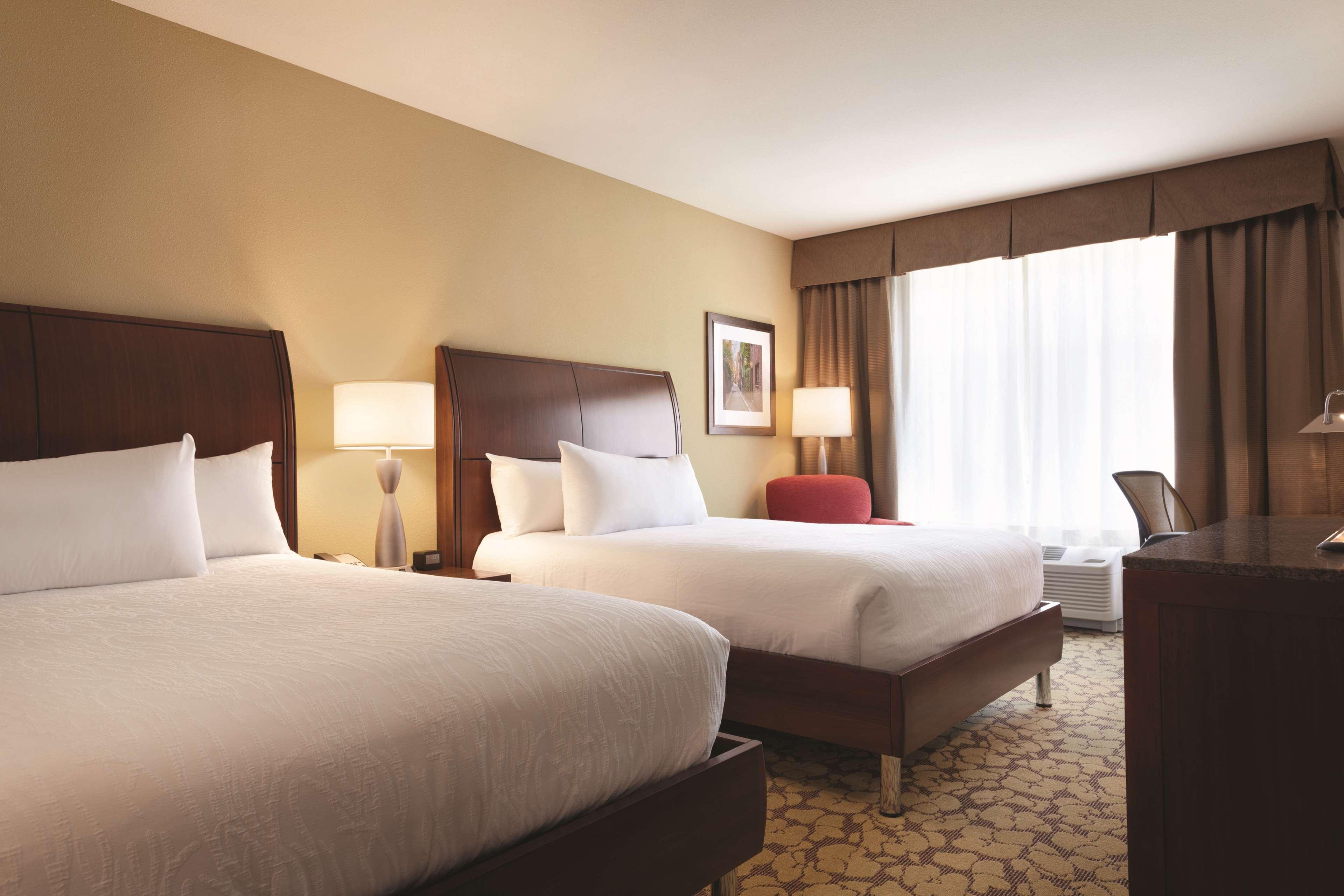 Hilton Garden Inn Boston Logan Airport Bagian luar foto