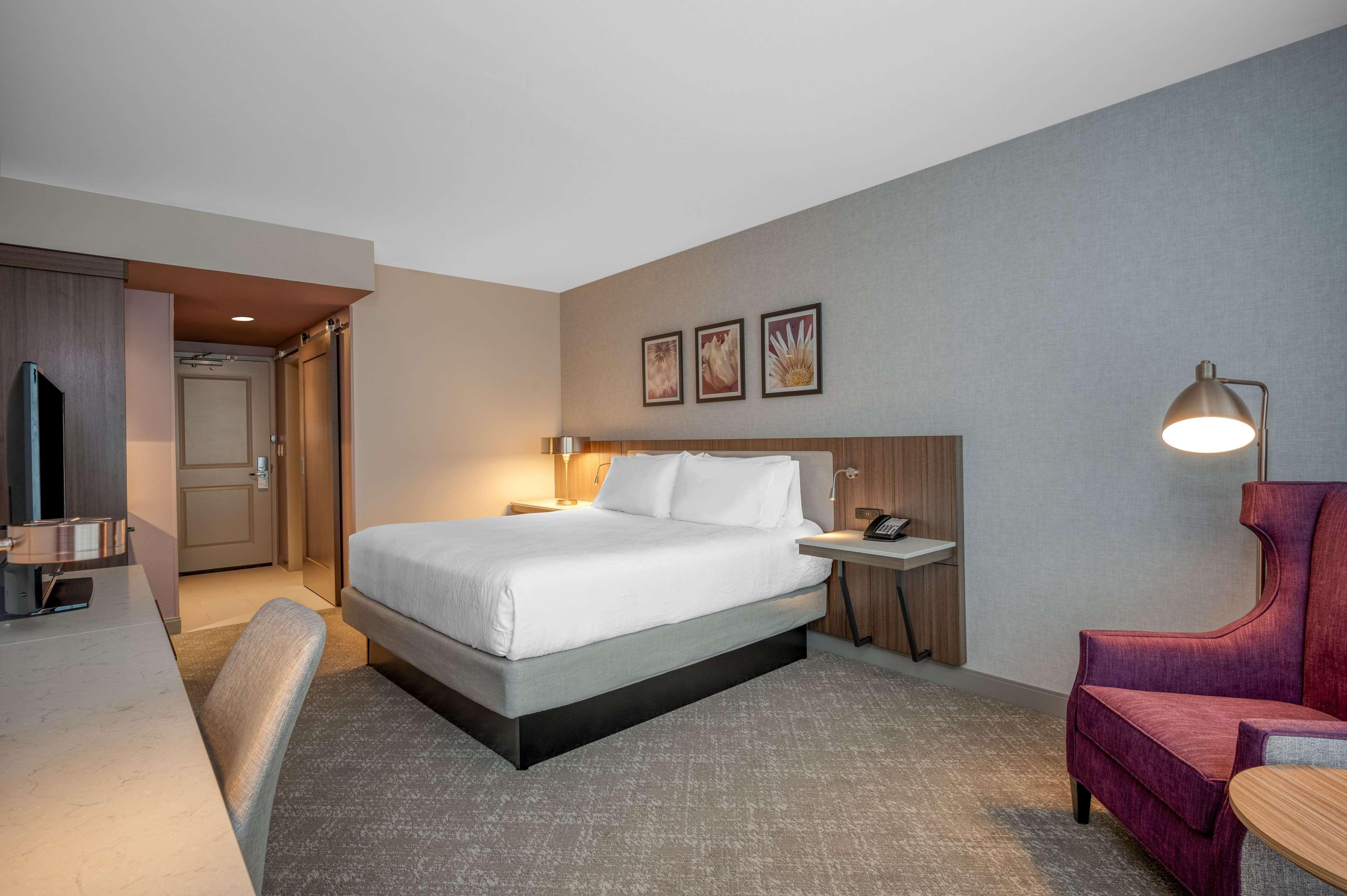 Hilton Garden Inn Boston Logan Airport Bagian luar foto