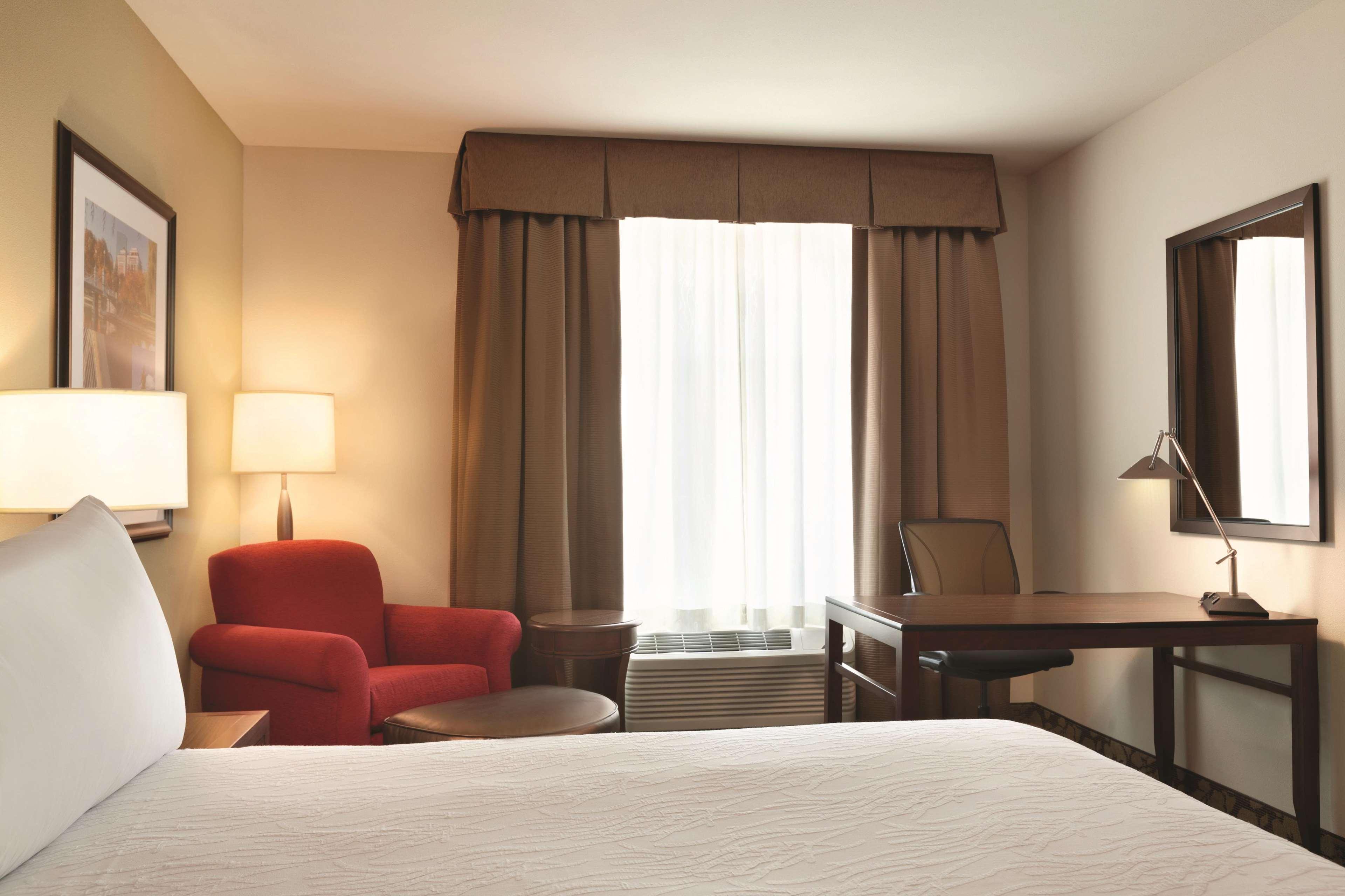 Hilton Garden Inn Boston Logan Airport Bagian luar foto