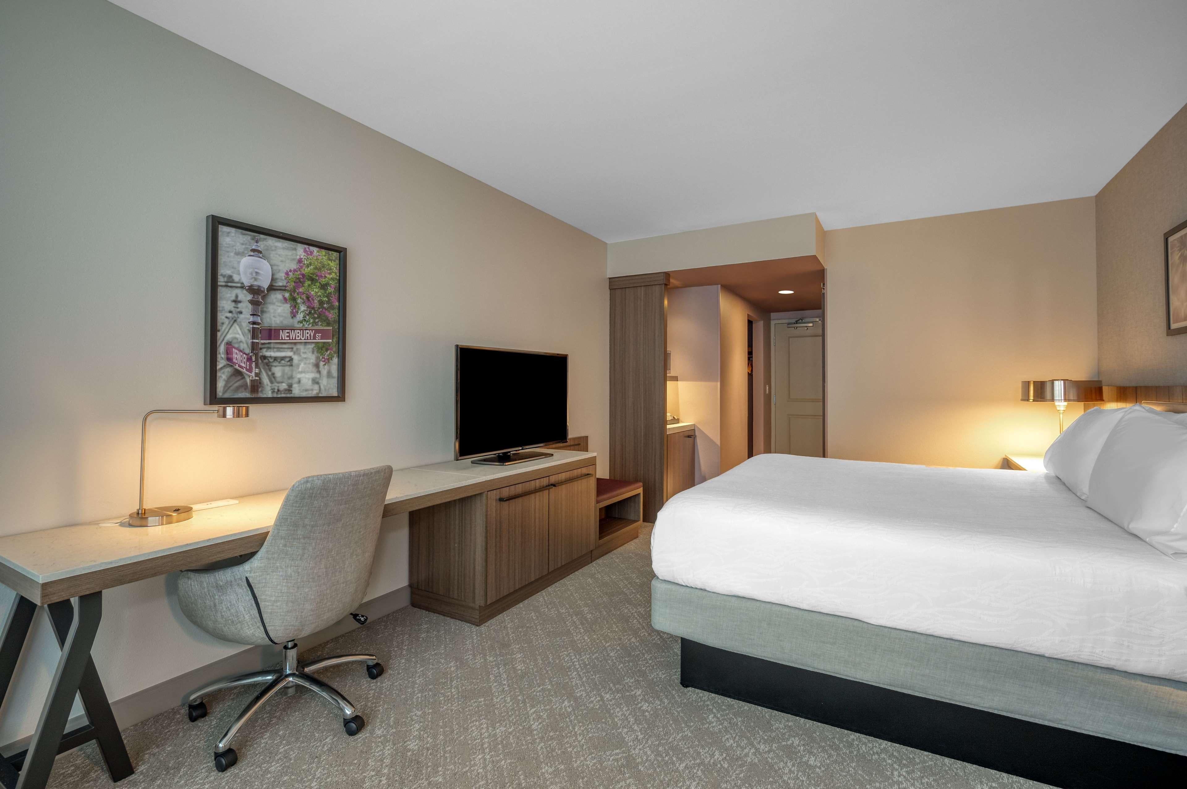Hilton Garden Inn Boston Logan Airport Bagian luar foto