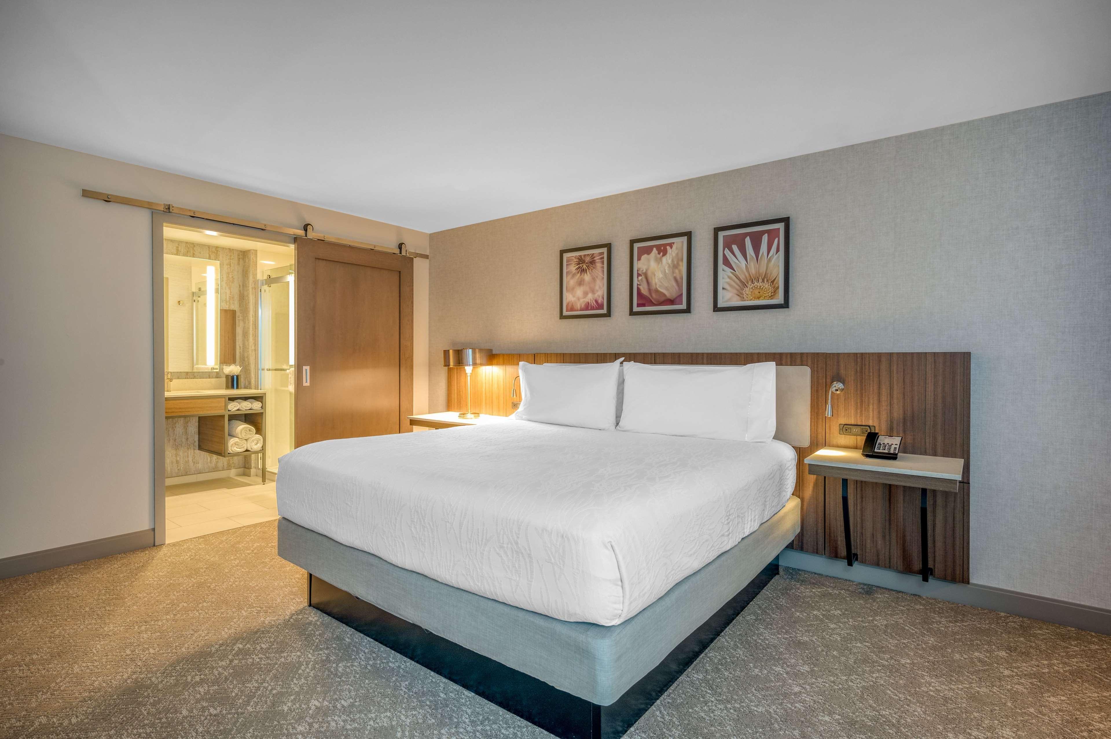 Hilton Garden Inn Boston Logan Airport Bagian luar foto