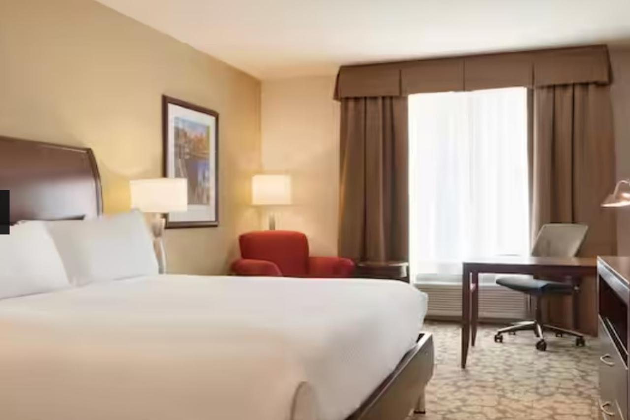 Hilton Garden Inn Boston Logan Airport Bagian luar foto