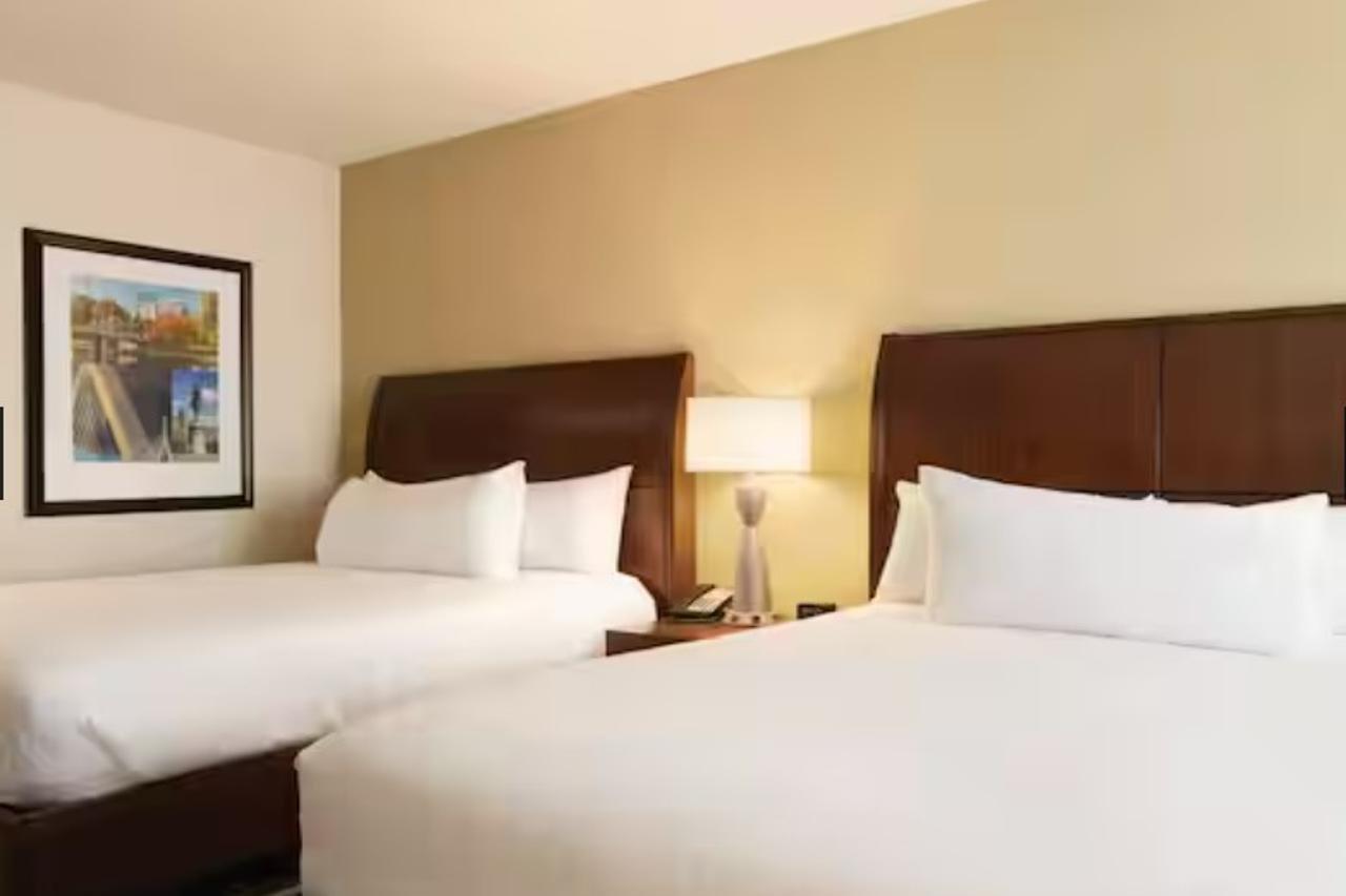 Hilton Garden Inn Boston Logan Airport Bagian luar foto