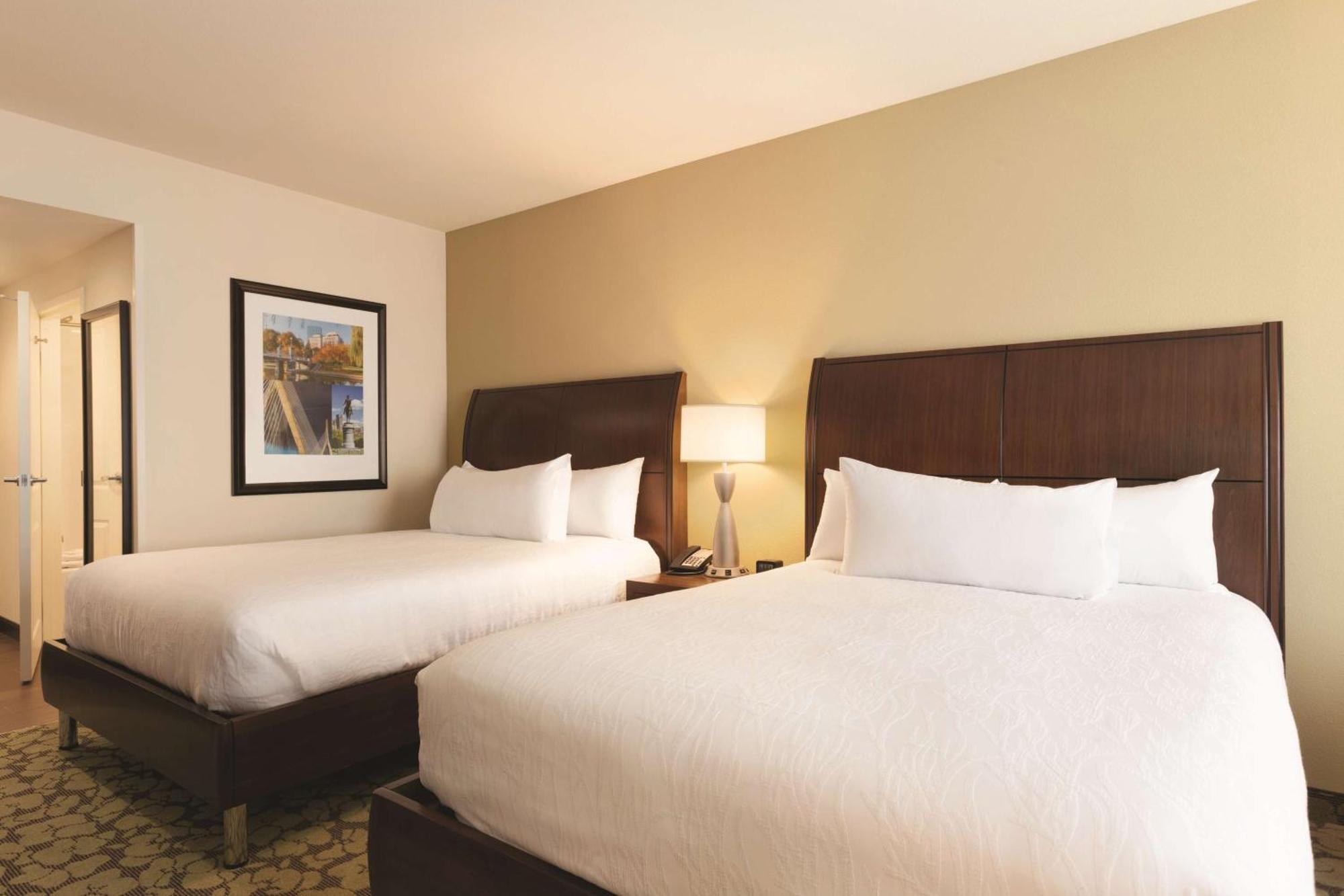 Hilton Garden Inn Boston Logan Airport Bagian luar foto