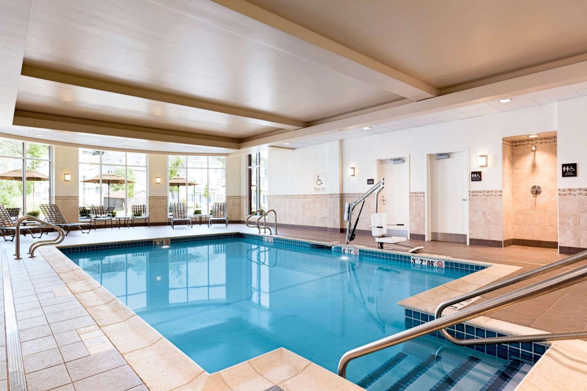Hilton Garden Inn Boston Logan Airport Bagian luar foto