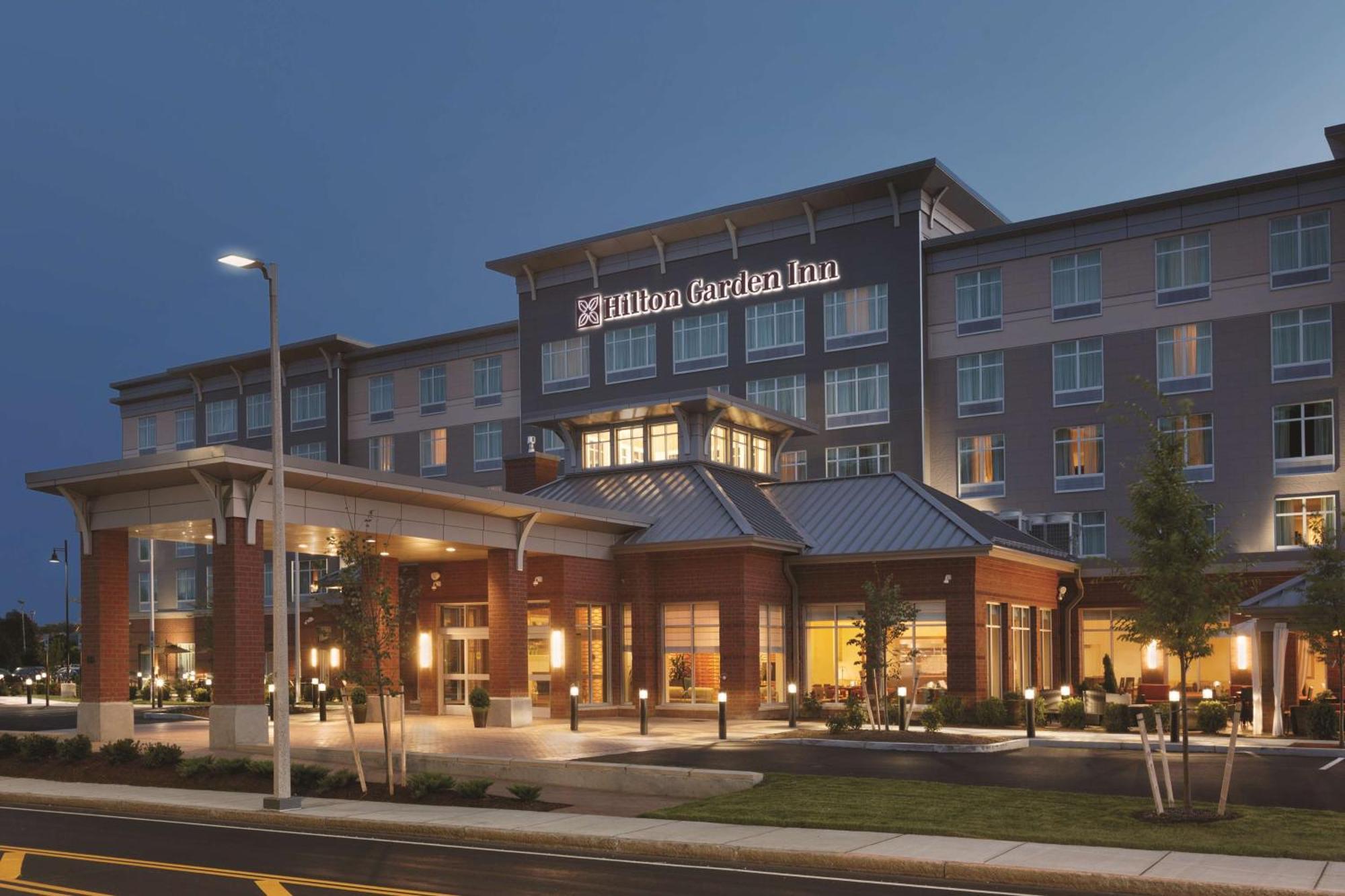 Hilton Garden Inn Boston Logan Airport Bagian luar foto