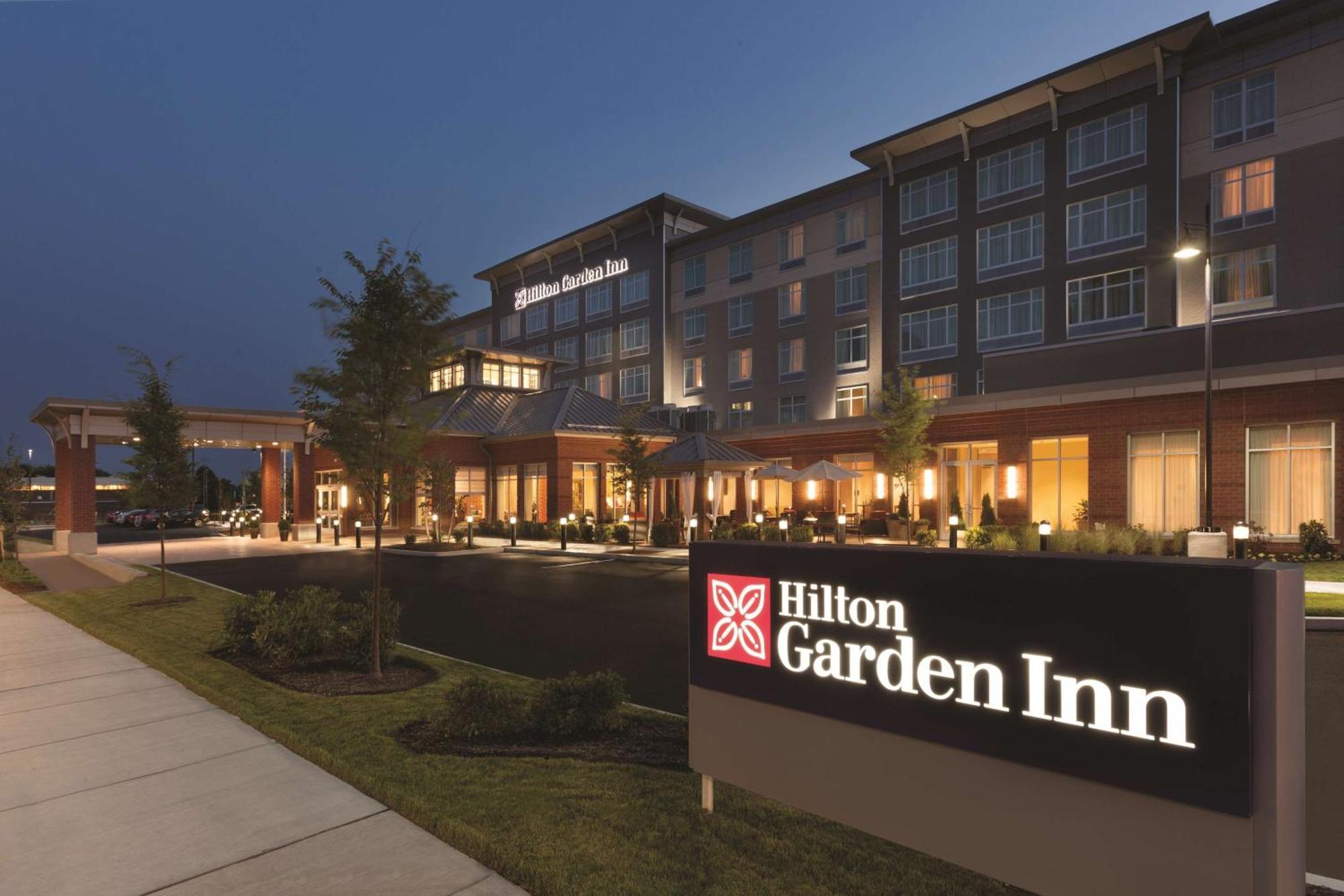 Hilton Garden Inn Boston Logan Airport Bagian luar foto
