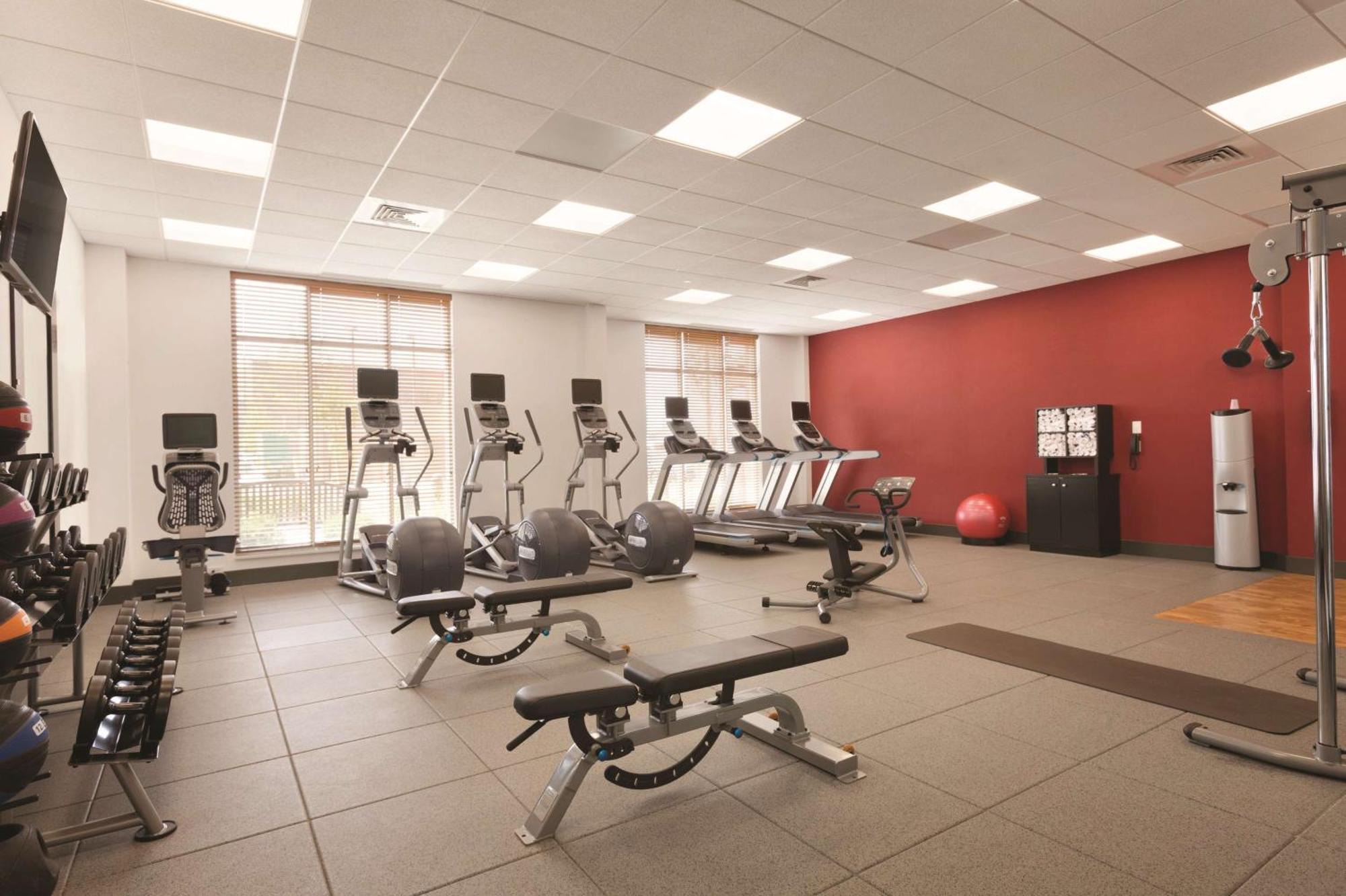 Hilton Garden Inn Boston Logan Airport Bagian luar foto