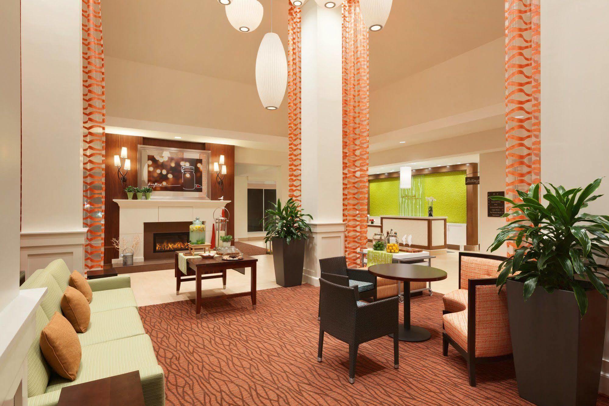Hilton Garden Inn Boston Logan Airport Bagian luar foto