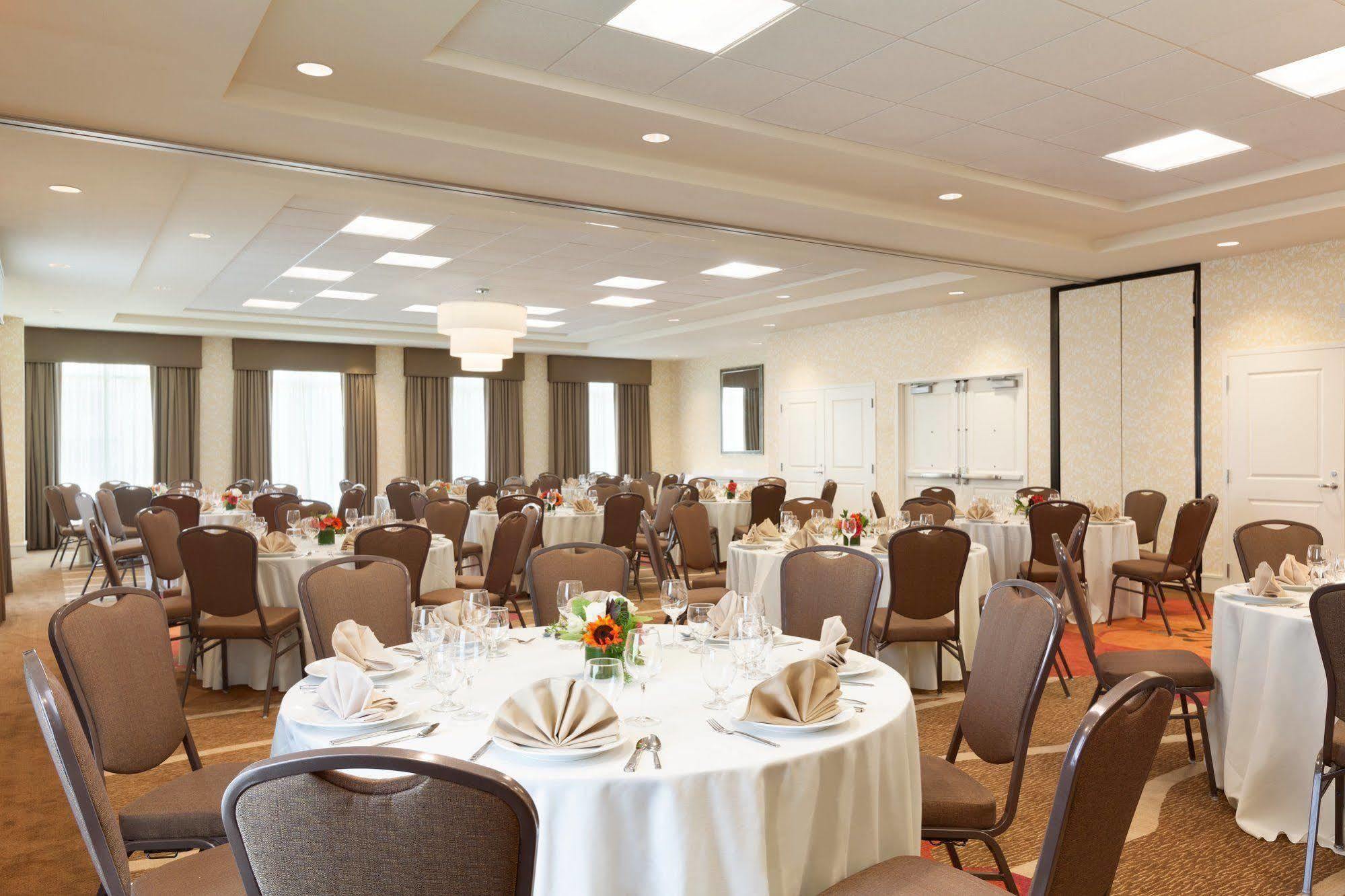 Hilton Garden Inn Boston Logan Airport Bagian luar foto