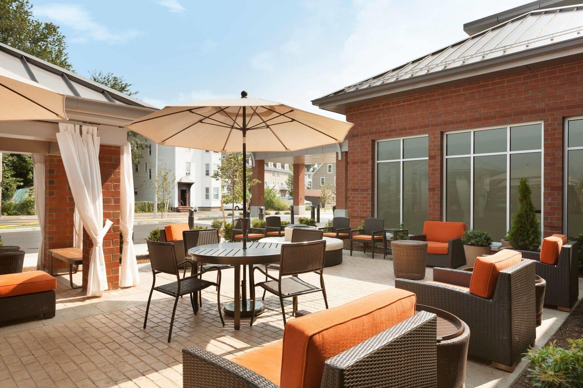 Hilton Garden Inn Boston Logan Airport Bagian luar foto